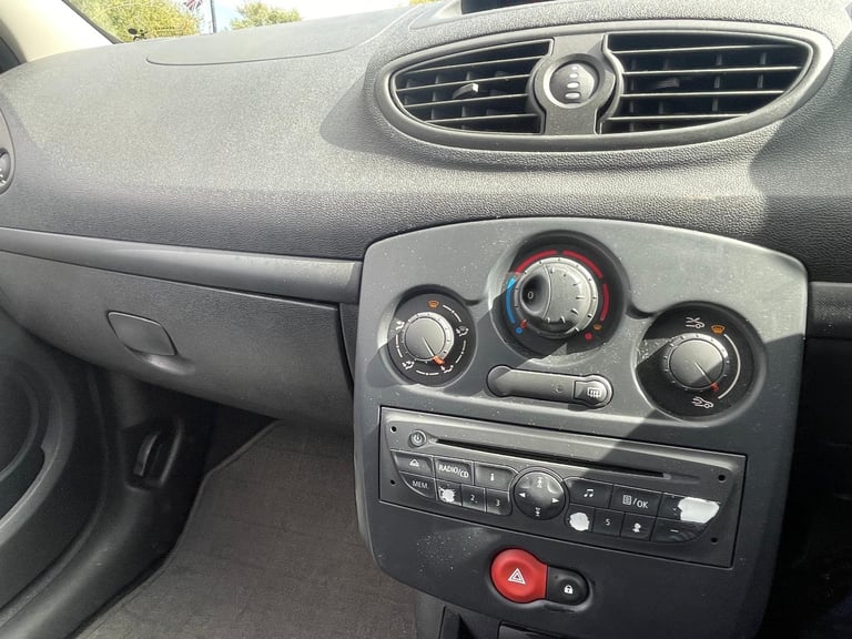 RENAULT CLIO 1.2 EXTREME PETROL 10 REG TIMING BELT REPLACED MOT APRIL 18TH 2026 LOW INSURANCE 48+MPG