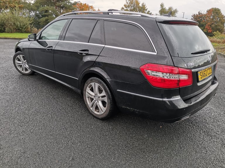 2013 MERCEDES BENZ E CLASS E300 BLUETEC HYBRID AUTO ELECTRIC/DIESEL 200BHP 7G-TRONIC 1 YEAR M,O,T