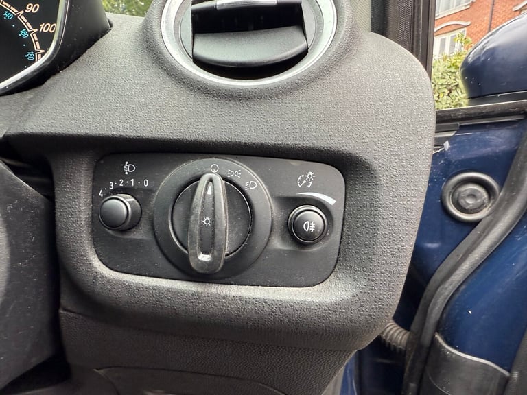 2014 Ford Fiesta 1.25 Style 5dr HATCHBACK PETROL Manual