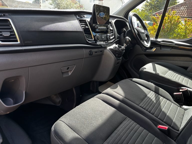 Transit Custom 2.0 EcoBlue Limited Predator Van 