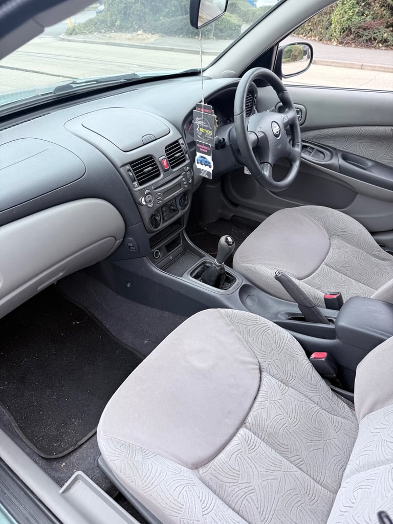 2001 Nissan Almera 1.5 SE 5dr HATCHBACK Petrol Manual - Image 13