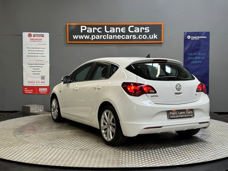 2015 Vauxhall Astra 1.6i 16V Tech Line GT 5dr ** ONLY 65000 MILES ** Petrol