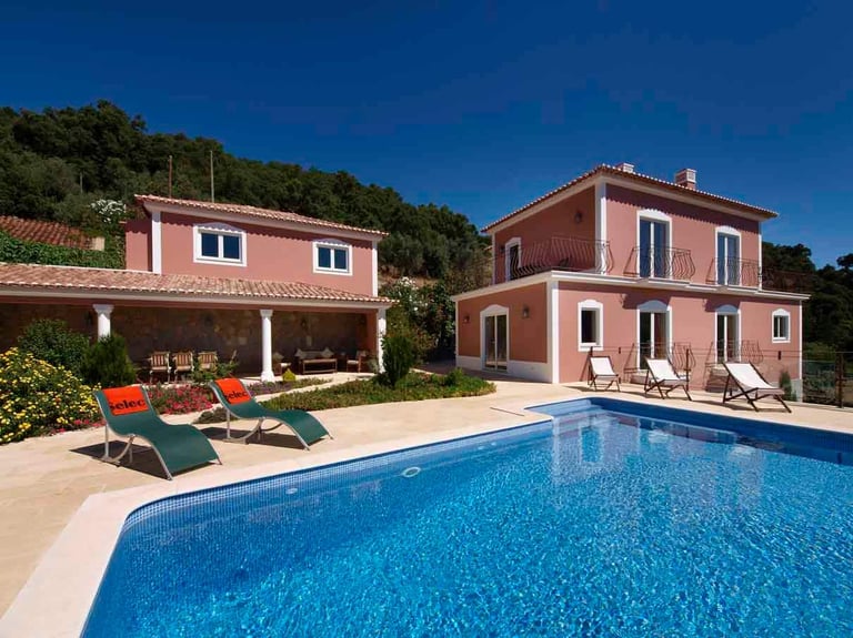 Algarve Portugal, Luxury Villa for Rent, Superb Coastal Views, Infinity Pool.