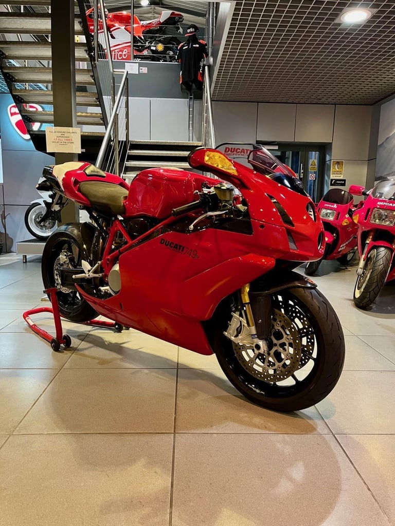 image for *SOLD TO GENEVA* DUCATI 749R MK1 2004 CARBON FIBRE EDITION -IMMACULATE CONDITION