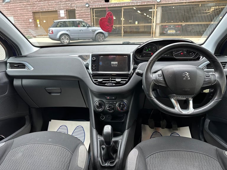 2016 Peugeot 208 1.2 PureTech Allure Euro 6 (s/s) 5dr HATCHBACK Petrol Manual