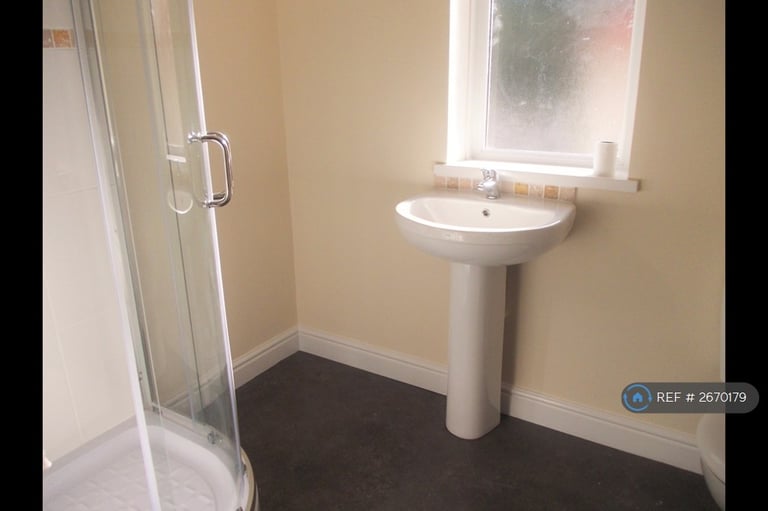 3 bedroom house in Blaenrhondda Road, Blaenrhondda, Treherbert, CF42 (3 bed) (#2670179)