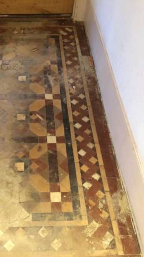 A Beautiful Antique Victorian Floor Tiles Flooring Reclaimed Salvaged apprx 5 m2