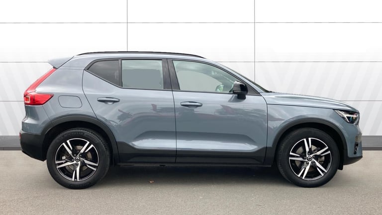 2022 Volvo XC40 2.0 B4P Plus Dark 5dr AWD Auto Petrol Estate Estate Petrol Automatic