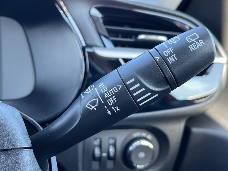  Vauxhall Corsa Electric 50kwh Design Hatchback 5dr Electric Auto 136 Ps