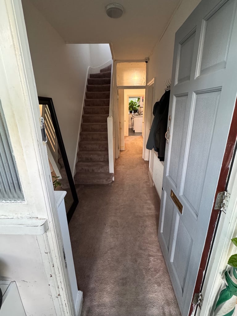 3 Bedroom House For Sale in Hounslow - £575,000