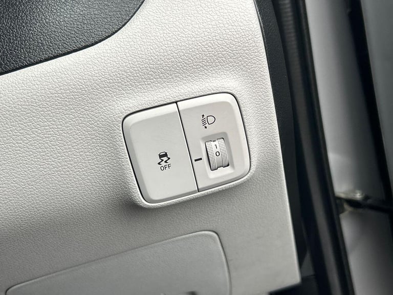 2024 Hyundai i10 1.0 Premium Hatchback 5dr Petrol Auto Euro 6 (s/s) (63 ps) Hatchback PETROL Auto...