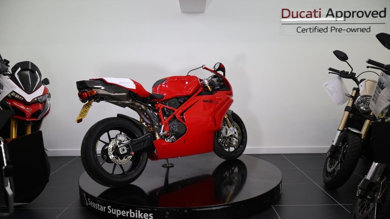 DUCATI 749 R - 2006 - 2300 MILES
