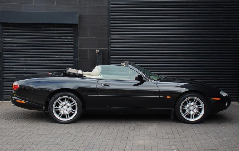 JAGUAR XK8 4.0 2dr 2001