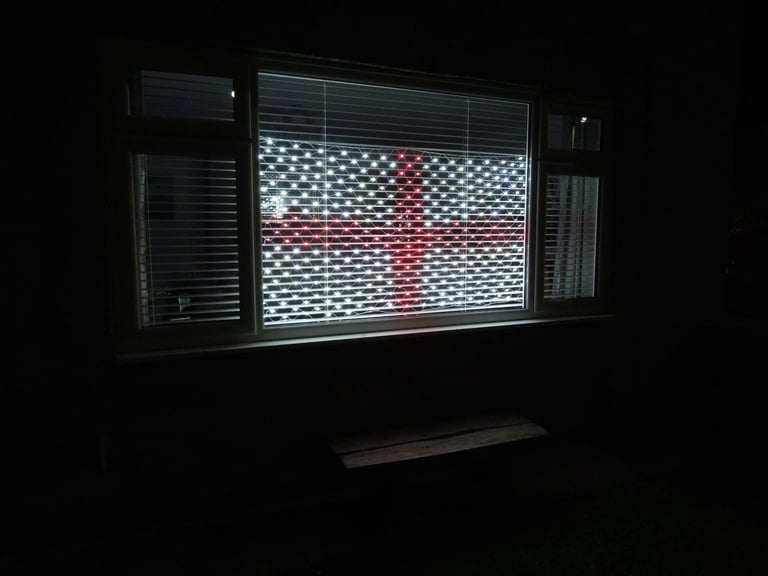 England Flag 372 LED Bulb Mesh Net Lights. 2 sets 1 new £20 1 Used £15