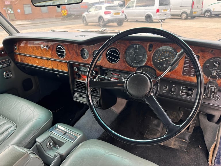 ROLLS ROYCE ROLLS ROYCE  SILVER SHADOW 2