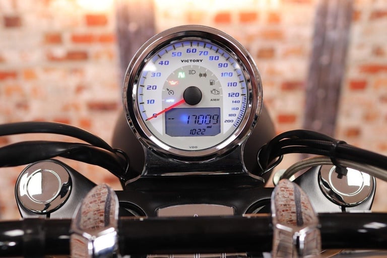 2012 VICTORY VEGAS ZACH NESS LIMITED EDITION - 17,009 MILES - MSR EXHAUST!