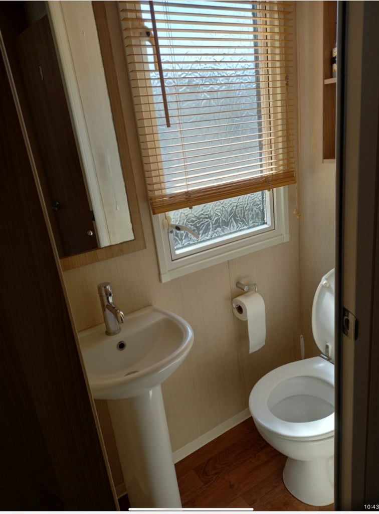 CARAVAN FOR HIRE HAVEN CAISTER ON SEA GREAT YARMOUTH NORFOLK 