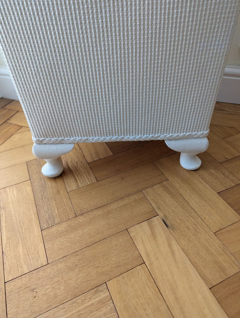 Lloyd Loom laundry basket 