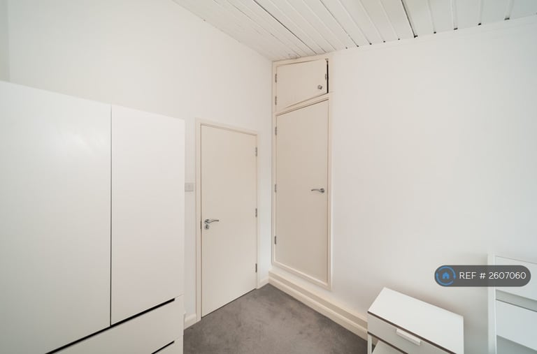 2 bedroom flat in Seaton Close, London, SE11 (2 bed) (#2607060)