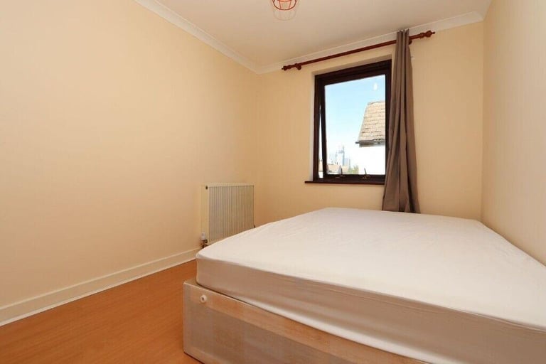 Canary Wharf Double Room Available now 0 deposit available