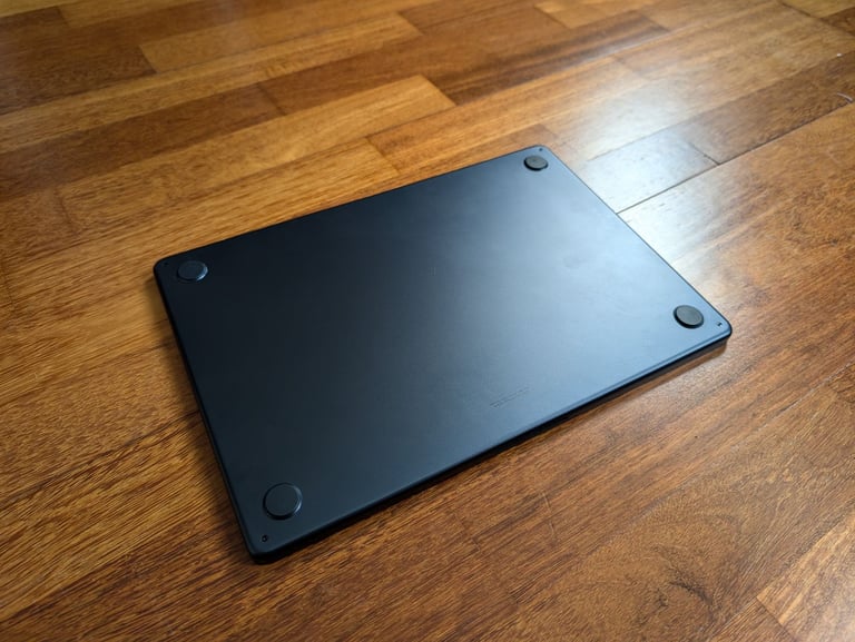 MacBook Air 15-inch M2 16GB RAM 512GB SSD
