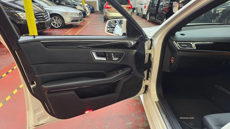  Mercedes-Benz E-Class 3.5 AUTO AMG LINE E350 AVANTGARDE Petrol Automatic