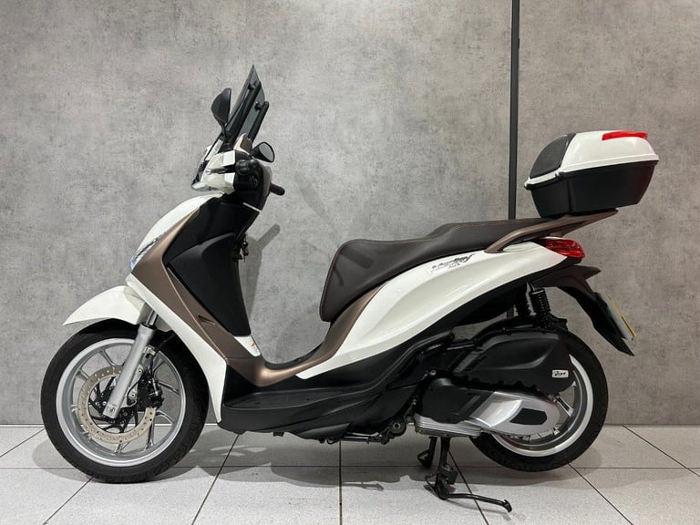 2023 Piaggio Medley 125 - 1332 miles