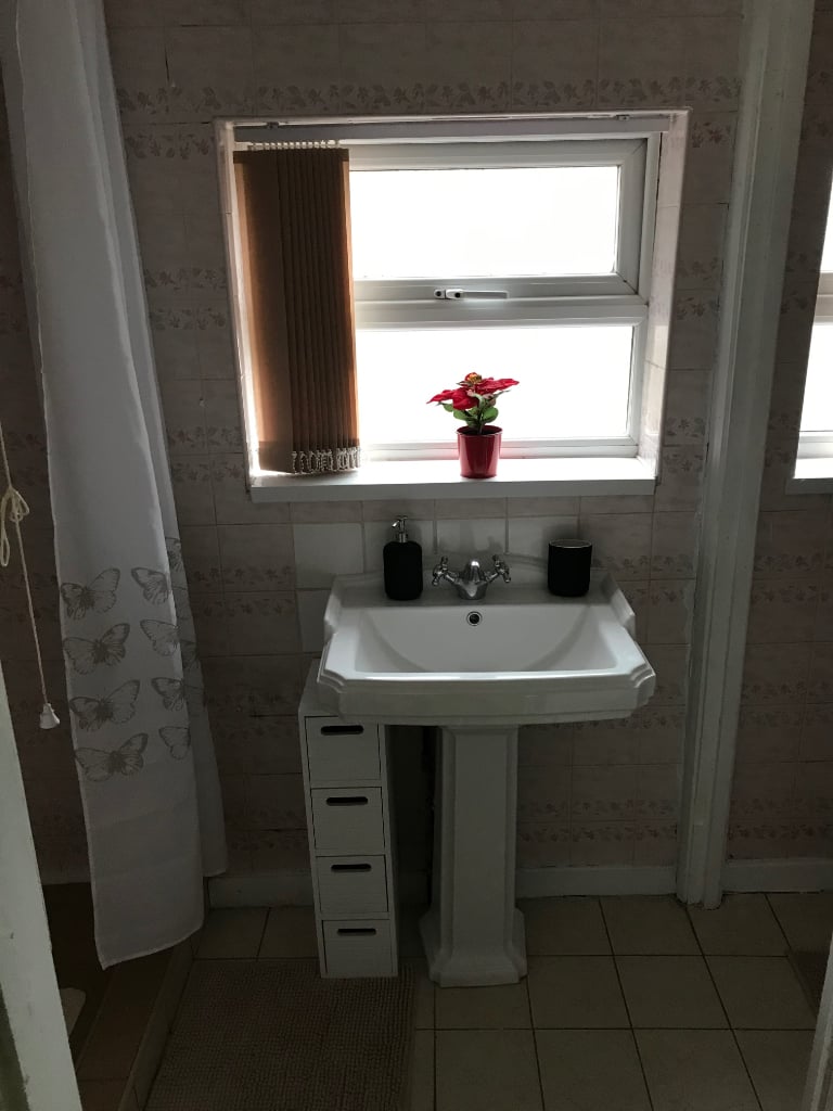 Supported Accommodation Rooms - Homeless, DSS - Low Rent - No Deposit - To Let - Temporary Ref 206