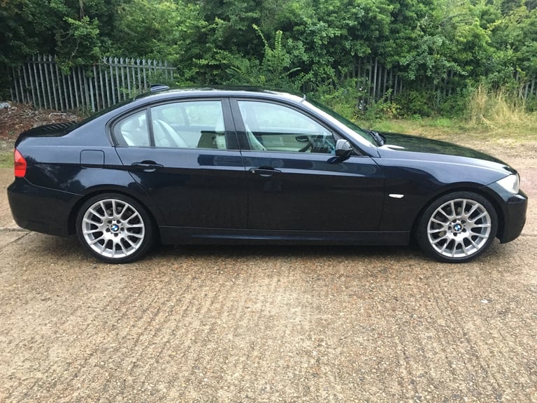 BMW 320si 2.0 Petrol Saloon *1/500 MADE FOR UK* 4 Door Manual 320 SI