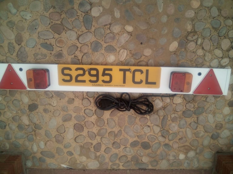 Towing trailer board 