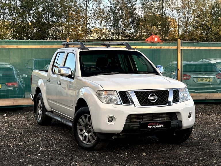 2013 Nissan Navara 3.0 dCi V6 Outlaw 4WD Diesel 4-Door Diesel