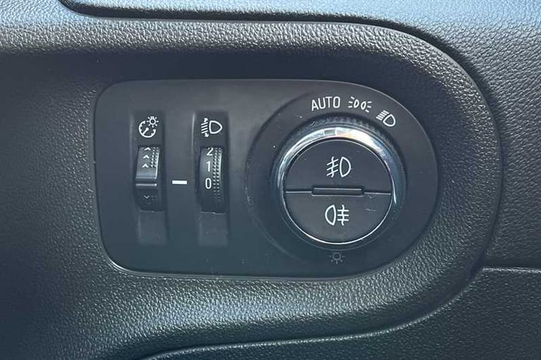 2019 Vauxhall Grandland X 1.2 Turbo SE 5dr HATCHBACK PETROL Manual