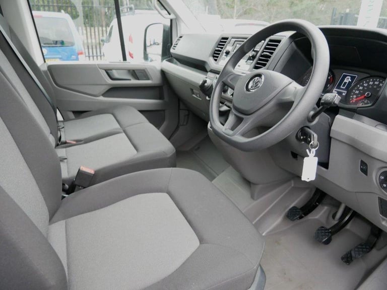 2024 VOLKSWAGEN CRAFTER CR35 2.0 TDI 140 BHP ETG LUTON ( TAIL-LIFT / AIR CON )