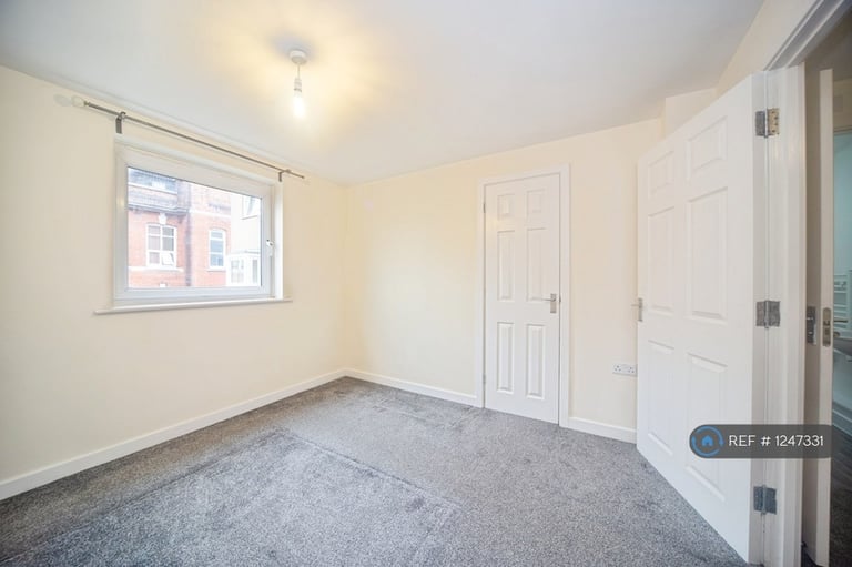 1 bedroom flat in Anglesea Terrace, Southampton, SO14 (1 bed) (#1247331)