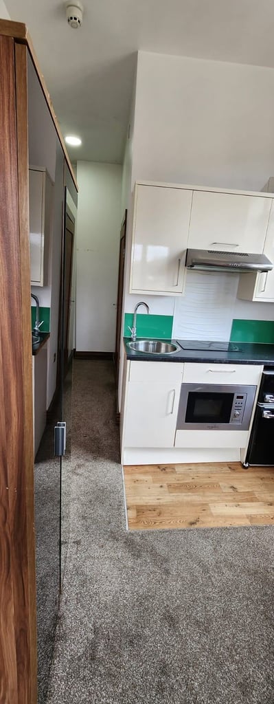 DSS/UC - Studio Flat Apartment - To Rent - Bills Included 