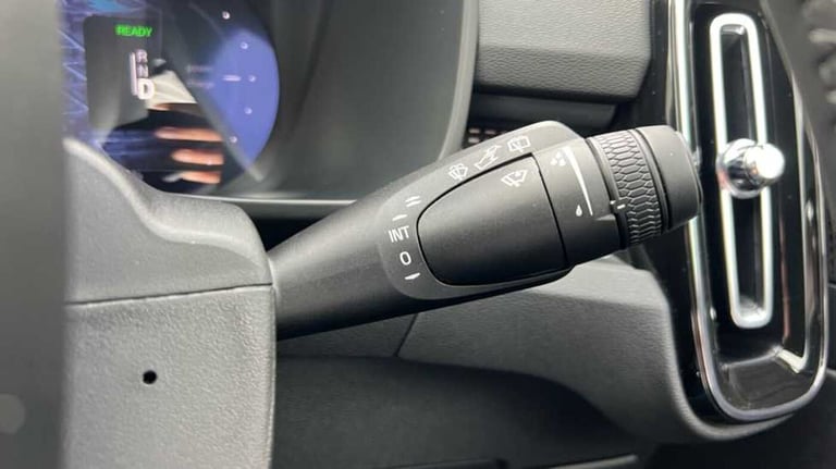 2025 Volvo EX40 185kW Extended Range Ultra 78kWh 5dr Auto Estate Electric Automatic