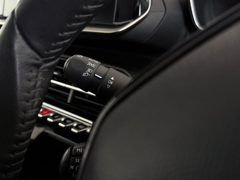 2021 Peugeot 208 1.2 PureTech Active Premium Euro 6 (s/s) 5dr HATCHBACK Petrol Manual