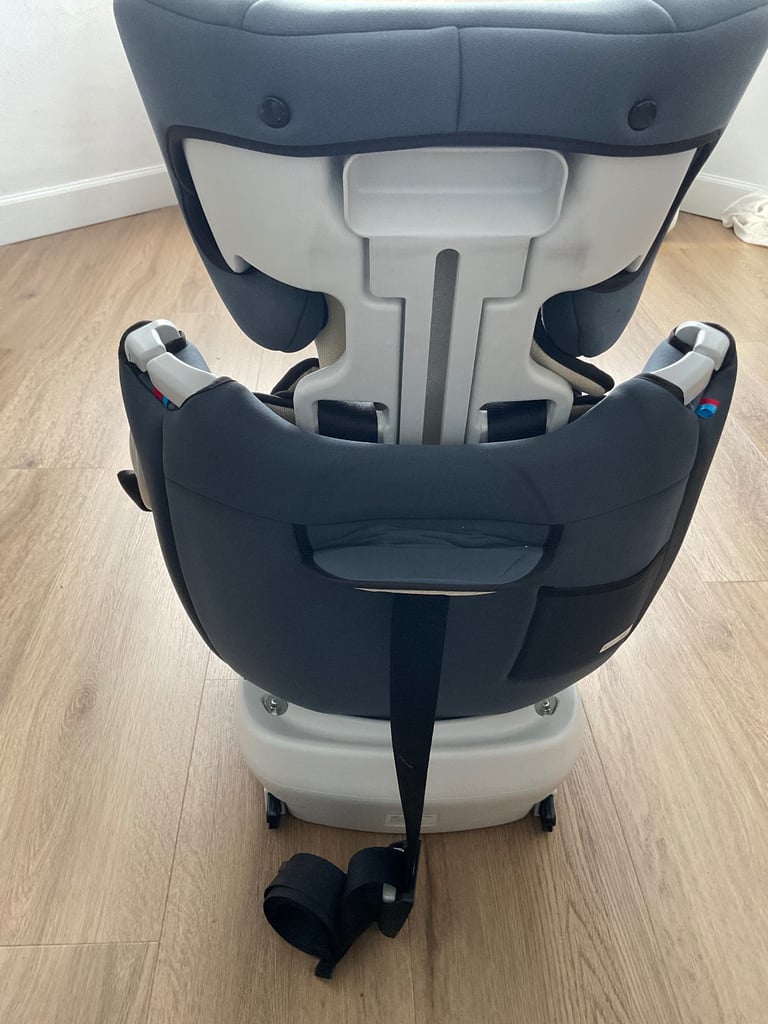 Group 2/3 car seat