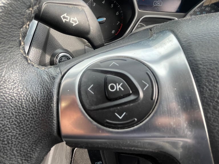 2011 Ford Focus 1.6 Titanium Euro 5 5dr HATCHBACK Petrol Manual