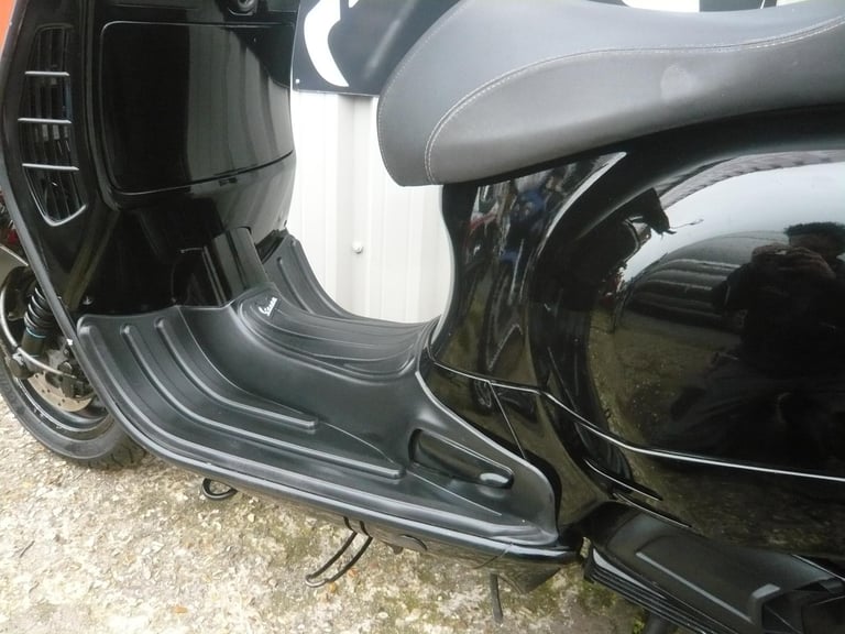 Piaggio Vespa GTS 125 SUPER 2014 LEARNER LEGAL SCOOTER 50 SH N X R RR MAX S WING