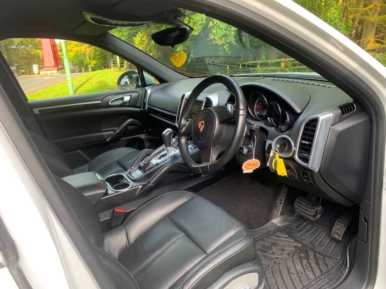 PORSCHE CAYENNE D V6 TIPTRONIC White Auto Diesel, 2013