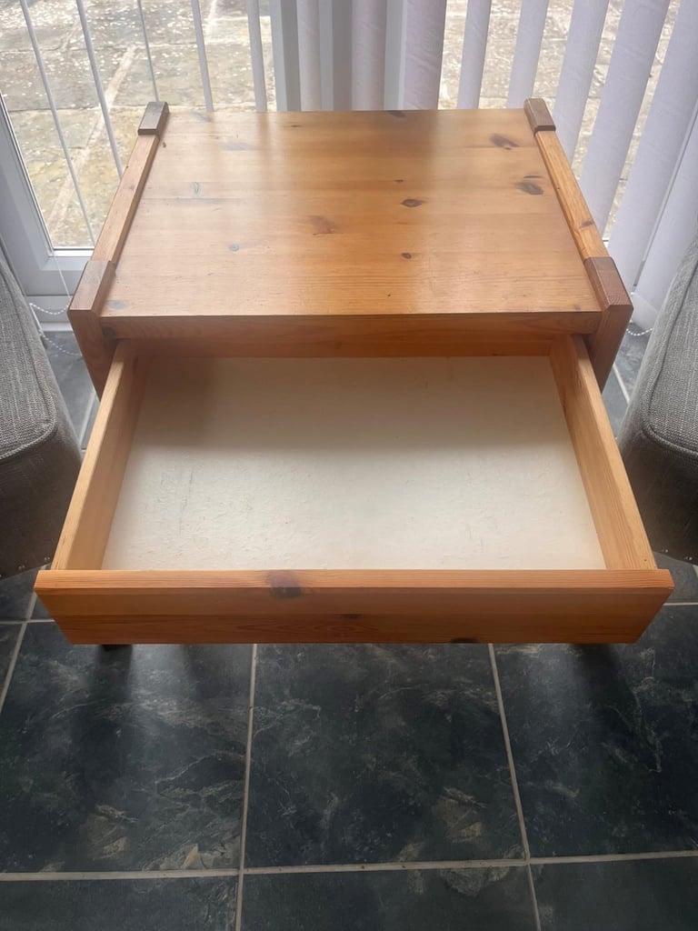Solid Pine Varnished Side/Lamp Table with Drawer