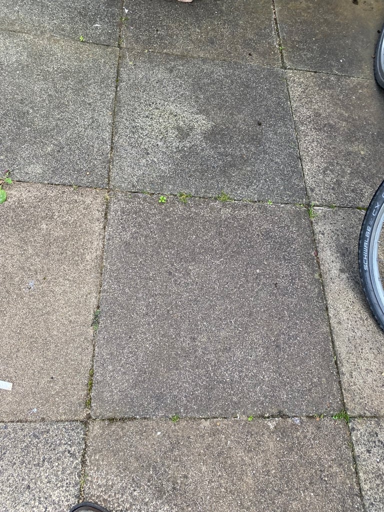 Heavy duty paving slabs 600x 600 x 50mm