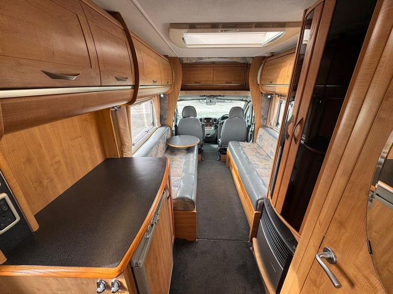 Autotrail Tracker EKS 2 Berth 2 Belts
