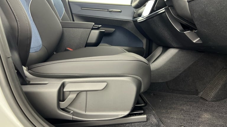 2025 Volvo EX30 Plus, Single Motor Extended Range, Electric Estate Electric Automatic