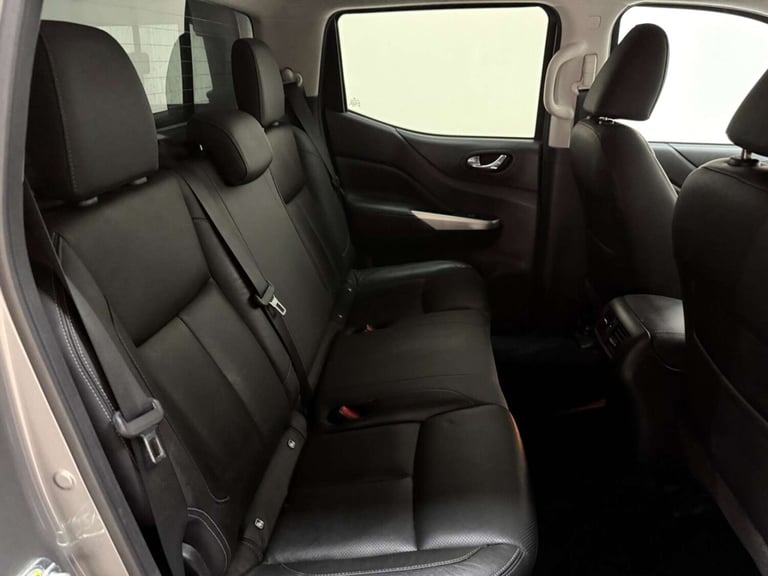 2020 Nissan Navara Double Cab Pick Up Tekna 2.3dCi 190 TT 4WD Auto PICK UP DIESEL Automatic
