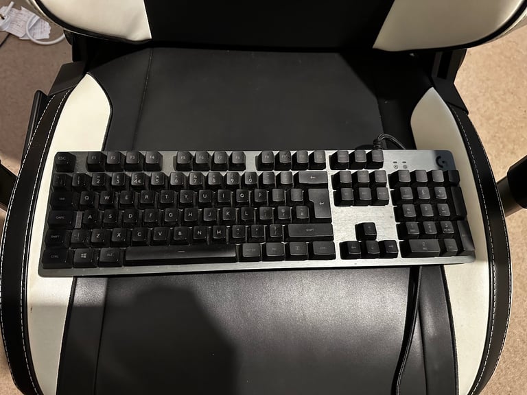 Logitech G513 mechanical keyboard (gaming)