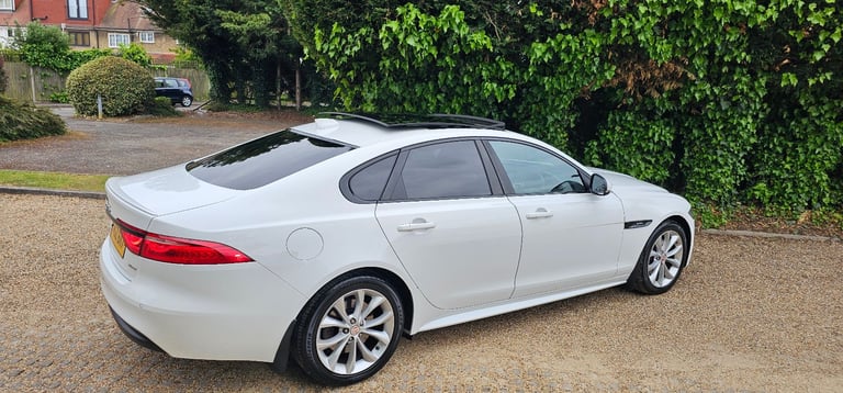 2016 Jaguar XF R-Sport 2.0D 180 Automatic 