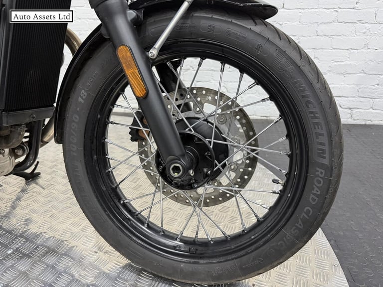 2024 Triumph BONNEVILLE Bonneville T100 (21MY) Roadster/Retro PETROL Manual