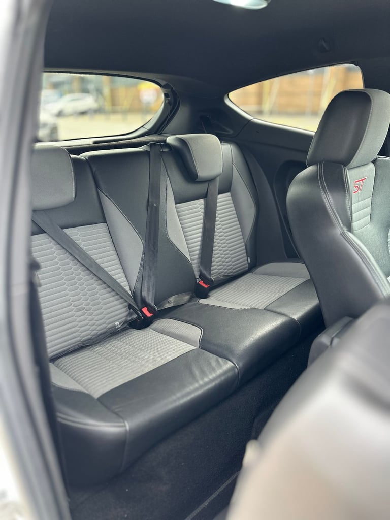 Ford Fiesta ST-3 Hatchback 2016 Manual 1.6 3 doors Heated Recaro Seats LEDs DRLs
